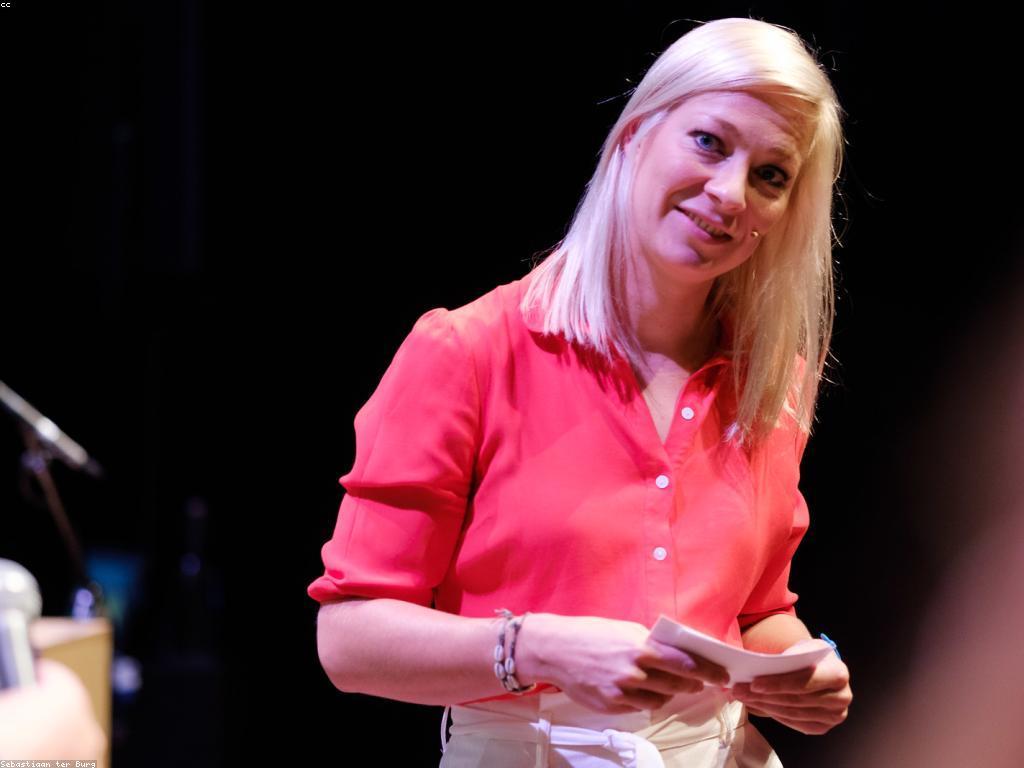 ព័ត៌មានស្លត: ការពិពណ៌នាអំពីការបង្ហោះព័ត៌មាននានា